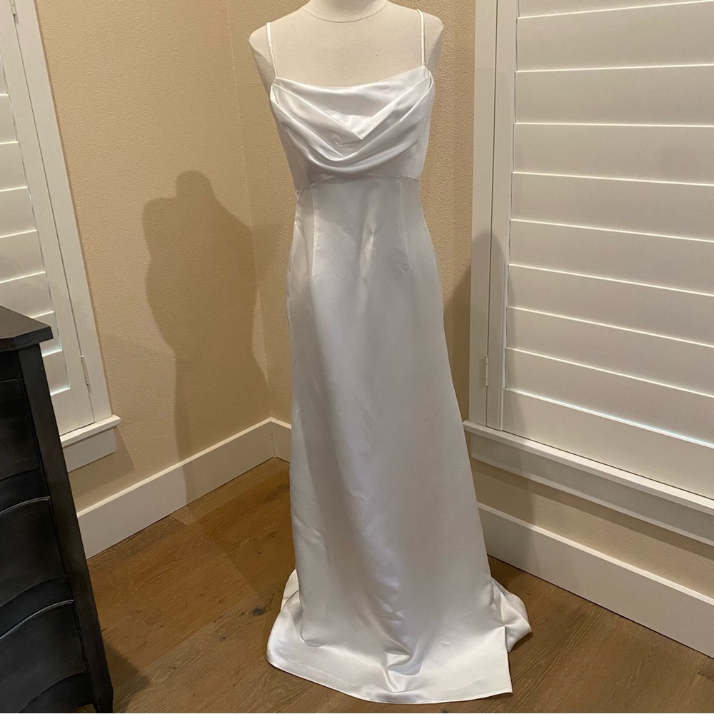 Watters Elegant White Wedding Dress
